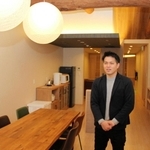 １日１組限定の貸し切り型のホテルを開業したワンパレードの畠中卓人社長＝姫路市二階町