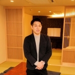 １日１組限定の貸し切り型のホテルを開業したワンパレードの畠中卓人社長＝姫路市二階町