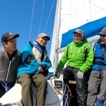 川崎重工のＯＢで、ヨット「しぎどり」の乗組員である（右から）松野泉さん、福田豊さん、佐野正さん、土佐忠之さん＝姫路市的形町的形