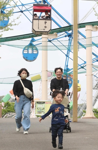 経営破綻を乗り越え、今は遊園地のアトラクションも充実。週末には家族連れらでにぎわう＝姫路市豊富町神谷（撮影・辰巳直之）