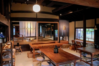 清瀬一郎の生家を改装してオープンした古民家カフェ「ａｍａｎｅｙａ　ｃａｓｕａｌ」＝姫路市夢前町杉之内