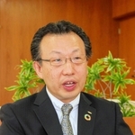 姫路信用金庫の新理事長に内定し、思いを語る三宅智章さん＝姫路市十二所前町