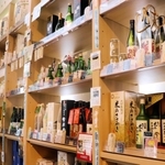 試飲会の後は、播産館で播磨地域の日本酒を買うこともできる＝姫路市南駅前町