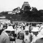 １９８９年１０月、火気厳禁のはずの姫路城三の丸広場で行われたバーベキュー大会＝姫路市本町