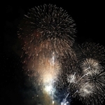 ５年ぶりに姫路の夜空を彩った花火＝姫路市飾磨区