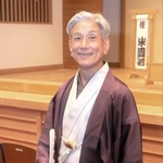 独演会への抱負を語る桂米團治さん＝神戸新開地・喜楽館