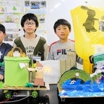 「竹取りーず」の（左から）大西皇さん、辰田一悟さん、井上航太郎さん＝姫路市青山、姫路科学館