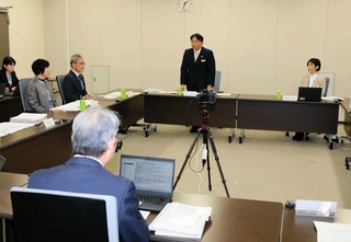 来年度の教育予算編成について話し合った総合教育会議＝姫路市役所