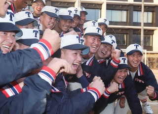 東洋大姫路 公式戦ズボン(専門) センバツ1回6失点が「原点」 東洋大姫路を37年ぶり近畿制覇に