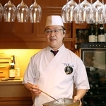 阪神・淡路大震災を経験し、現在は日本料理店「白雲まこと」を経営する中嶋建二さん＝姫路市魚町（撮影・辰巳直之）