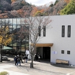 「ヒメジ理化マルシェ」の愛称がついた兵庫県立大姫路工学キャンパス大学会館＝姫路市書写