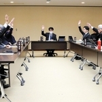姫路市議会の高見千咲議員のＳＮＳ投稿を不適切として全会一致で議員辞職勧告に相当すると決めた政治倫理審査会＝４日午後、姫路市安田４