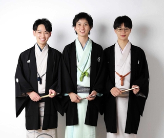 姫路での初イベントに出演する「三日月の会」の（左から）笑福亭喬路さん、桂天吾さん、桂源太さん（提供）