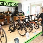 イーグレひめじにオープンしたサイクリング用品店「ロックブロス」＝姫路市本町