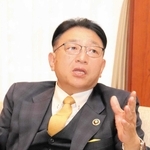 姫路市の課題やこれまでの行政運営について語る清元秀泰市長＝姫路市役所