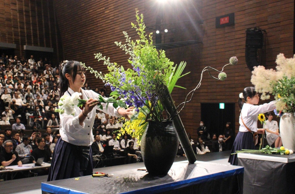 高校生花いけバトル」美、創造力…兵庫県内22校の36チームが競う 香寺高
