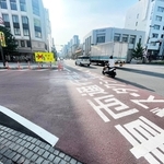 バスとタクシーのみ進入できるトランジットモールの入り口＝姫路市駅前町