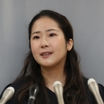 ２度目の辞職勧告を受け、会見した姫路市議会の高見千咲議員＝姫路市役所（撮影・辰巳直之）