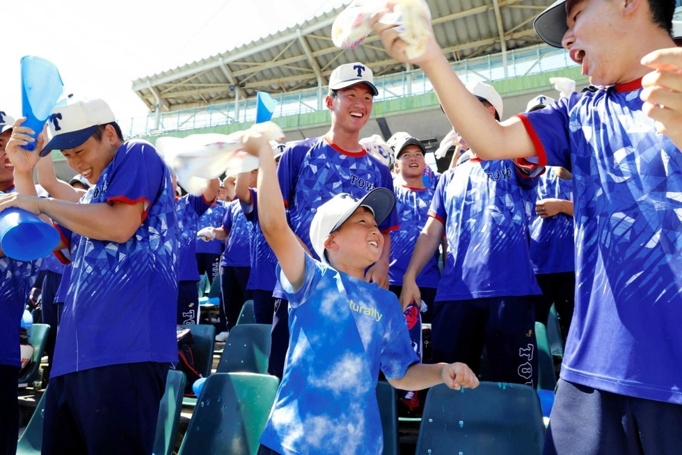 東洋大姫路高校野球ヘルメット＋メガホン2本セット 東洋大姫路高校野球ヘルメット＋メガホン2本セット