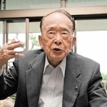 姫路空襲の語り部として体験を伝え続ける黒田権大さん＝姫路市東延末１