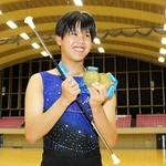 バトントワーリング世界選手権の２冠王者、田中湊さん＝姫路市ヴィクトリーナ・ウインク体育館