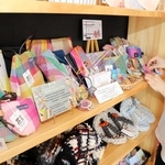 障害福祉サービス事業所の利用者が手がけた商品＝姫路市本町