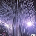 藤棚をイメージした作品（撮影・辰巳直之）