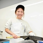 ＜播磨びと＞マグロの目利きから解体まで　姫路の水産物卸業「中一魚」社員・鈴木みなみさん(36)