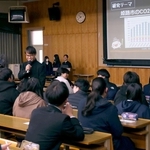 姫路市の課題解決について発表した生徒ら＝飾磨高校