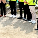 兵庫１１区の候補者の出陣式には、他の選挙区の地方議員らが陣営を応援しようと多く駆けつけた＝１月２７日、姫路市内（撮影・辰巳直之）