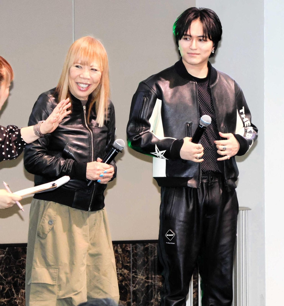 姫路レザー、クールに決める コシノミチコさんら新作発表 皮革団体が