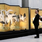 寄贈された「群鶴図屏風」の高精度複製＝県立歴史博物館