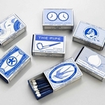 藍色の軸木、「見せるマッチ」が人気　日東社の若手・中堅ら考案「ブルーラベル」