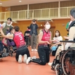 バレーで子どもと交流、支援学校や病院を訪問　ヴィクトリーナ姫路の選手ら地域貢献活動