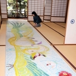 こうの史代さんがライブペインティングで描いた作品＝姫路文学館望景亭