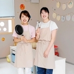 チャイルドラボを開いた今中晴香さん（左）と舞さん＝姫路市御国野町国分寺