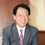就任の抱負を語る姫路市議会の西本真造議長＝姫路市安田４