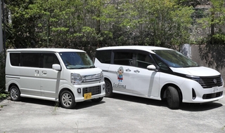 昨年の実証実験で用いた家島観光事業組合の車両＝２０２５年６月、姫路市家島町真浦