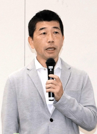 姫カツの指導者研修会の講師を務めた中垣征一郎さん＝姫路市役所