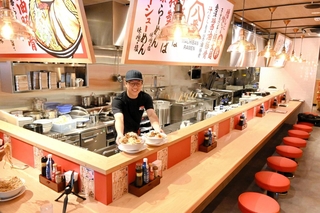 新たにオープンする「金澤醤油豚骨８番らーめん」姫路駅前店＝姫路市駅前町