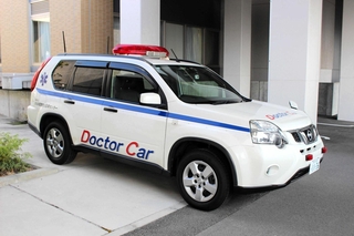 県立はりま姫路総合医療センターが現在使用する乗用車型ドクターカー＝姫路市神屋町（提供）