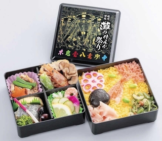 「神輿（みこし）合わせ」をふたにあしらった「灘まつり二段重」（まねき食品提供）