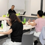 姫路市の自治会の在り方について意見を交わした審議会＝姫路市役所
