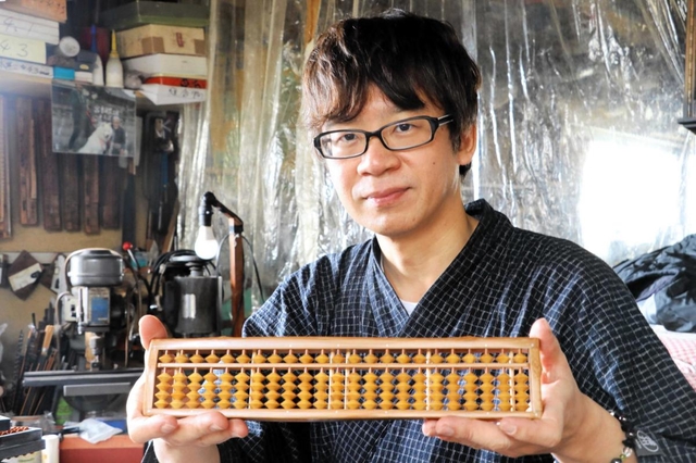 竹材そろばん全国入選 小野の若手男性職人 | 北播 | 神戸新聞NEXT