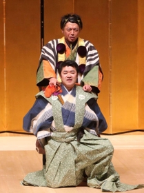 「柿山伏」のワンシーン＝加東市上三草、やしろ国際学習塾