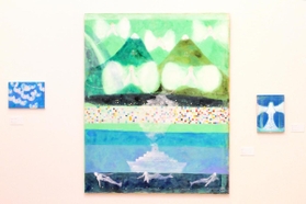 神戸の山と街、海を描いた「風街ヘブン」（中央）＝岡之山美術館