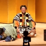 茂山宗彦さんが演じる「柿山伏」＝やしろ国際学習塾