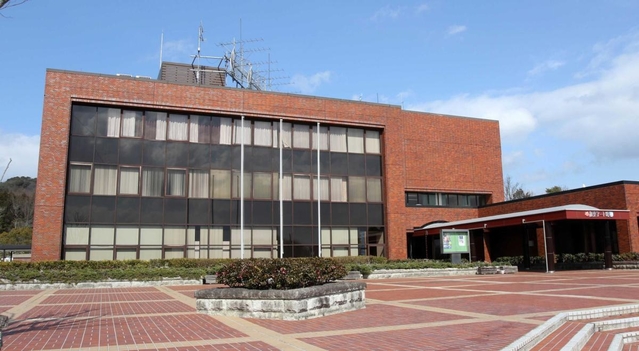旧滝野庁舎を改修し、観光拠点の一つとして期待される「加東アート館」＝加東市下滝野