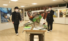 力作が並ぶ会場＝やしろショッピングパークＢｉｏ