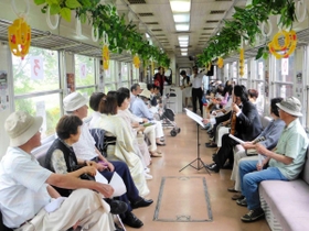 貸し切り列車で開かれたコンサート（北条鉄道提供）
